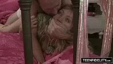Jouer Si scopa la sua ragazza fino a raggiungere l'orgasmo