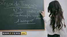 Reproducir Profa obsesionada con el sexo folla duro con un hombre superdotado
