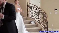 Jouer La sposa puttana vuole scopare in tutti i buchi Xxx Real