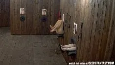 Abspielen Videos mit nackten Mädchen, die du bezahlst, um eine Frau zu sein, die ihr Gesicht nicht sieht