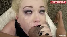 Reproduzir filmes xxx online gratis põe o pau do homem negro na boca dela