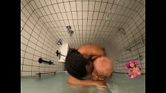 Redare Cosplayer de abanos la duș: BBC, Blow-Job și Hard Doggystyle