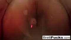 Reproduzir A estrela pornô loira peituda Brett Rossi fica molhada e com tesão no banho