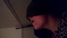 Reproducir Ella se coge la cara para darle muchas lenguas
