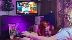 Oynat seksi esmer üniversiteli kız film izlerken yoğun oral seks verir